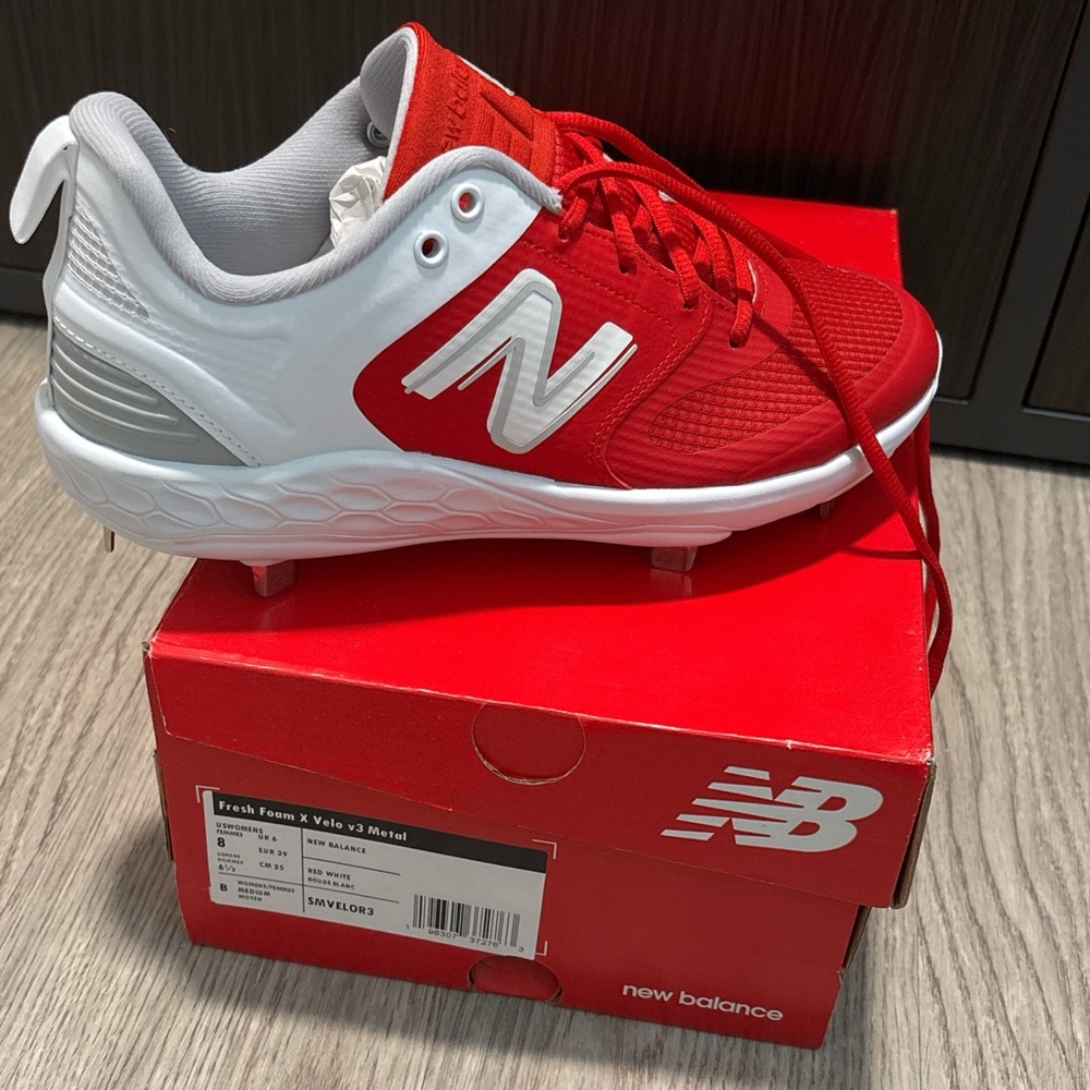 New Balance Fresh Foam Metal Cleats Size 8 (For Softball) BRAND NEW